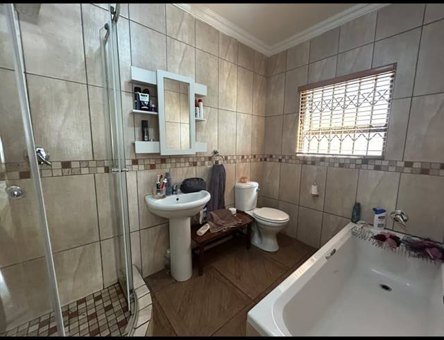 2 BEDROOM HOUSE FOR SALE IN MELODIE